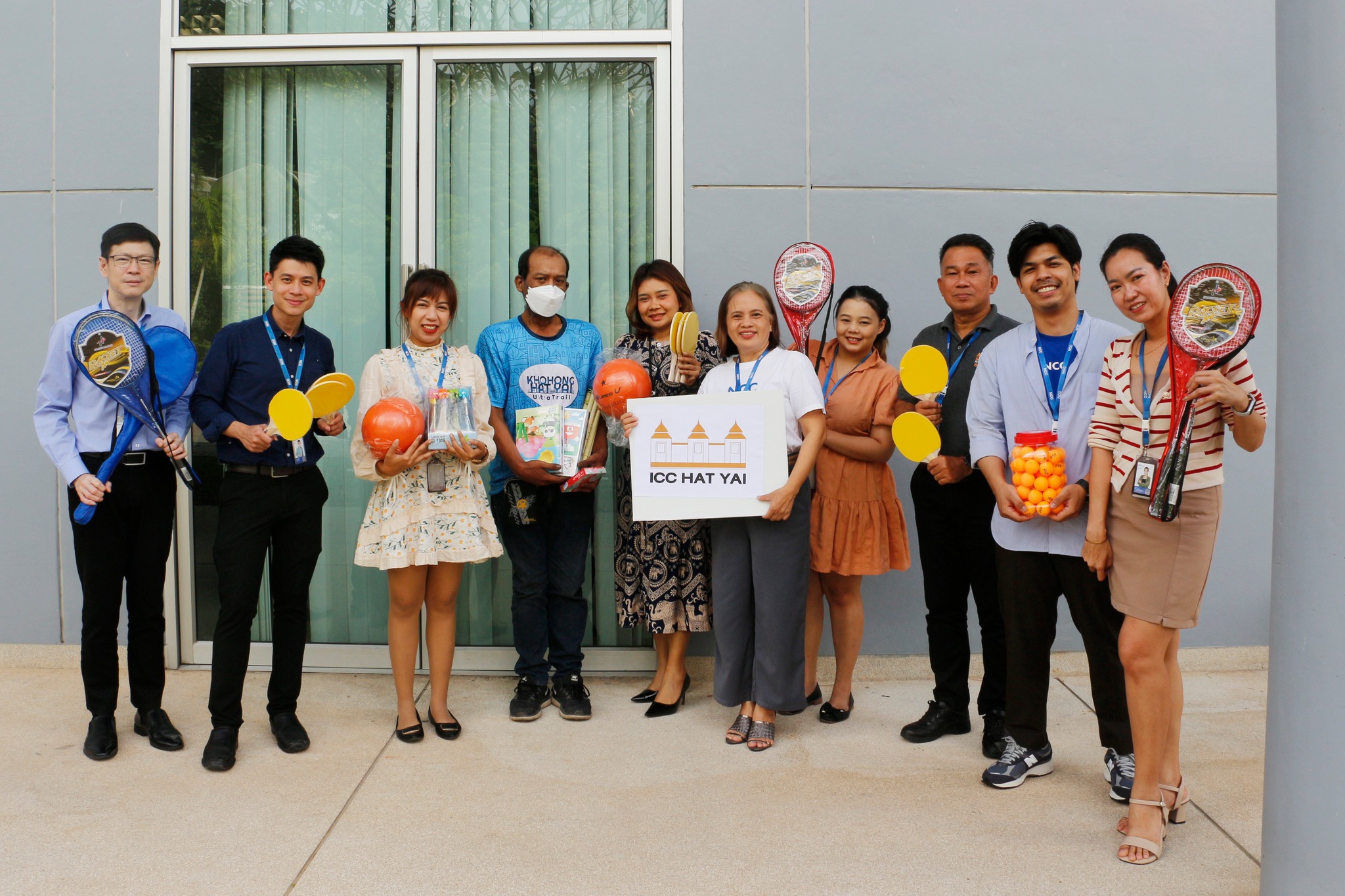 ศูนย์ประชุมนานาชาติฉลองสิริราชสมบัติครบ ๖๐ ปี มอบของขวัญวันเด็กแห่งชาติ ให้กับโรงเรียนและหน่วยงานต่างๆ 12 ICC HATYAI ศูนย์ประชุมนานาชาติฉลองสิริราชสมบัติครบ ๖๐ ปี 473290673 1018838876956050 2747207462062199094 n ICC HATYAI ศูนย์ประชุมนานาชาติฉลองสิริราชสมบัติครบ ๖๐ ปี